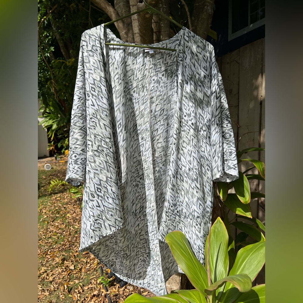 Lula Roe cover up size small